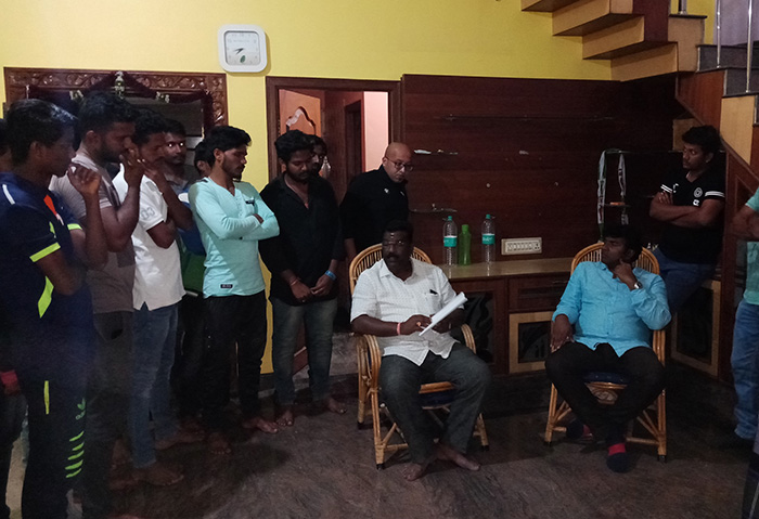 ಹನೂರು: ಜೆಡಿಎಸ್ ಪಕ್ಷದ ಕಚೇರಿಯಲ್ಲಿ ವಿವಿಧ ಗ್ರಾಮಗಳ ಮುಖಂಡರ ಸಭೆ